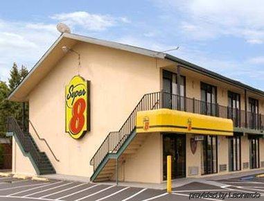 Super 8 Motel - Raritan Kültér fotó